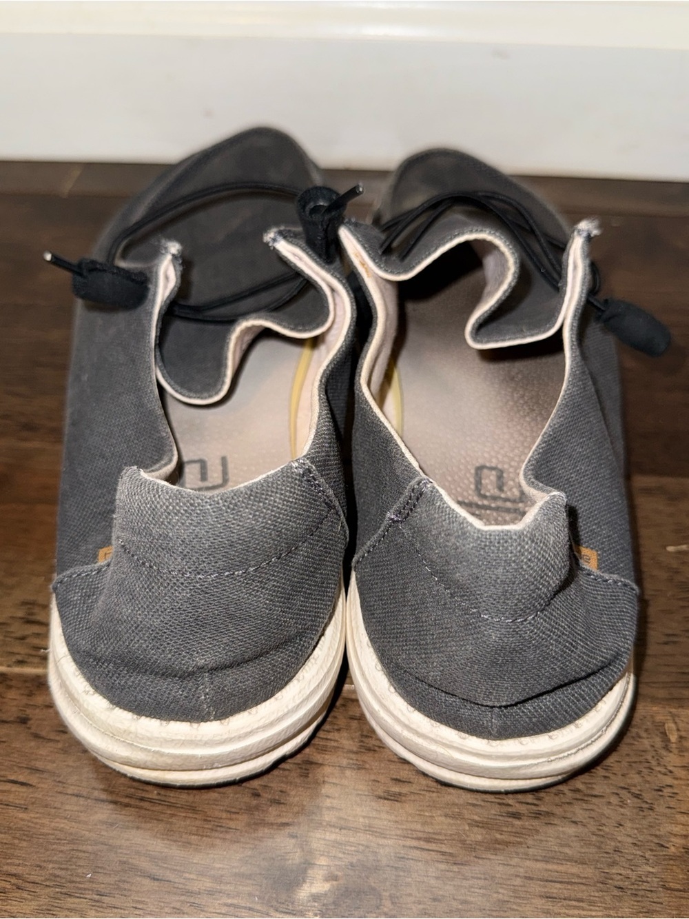 Hey Dude Wendy Chambray Women’s Size 10 Gray Slip On Lightweight Loafers - Picture 2 of 6